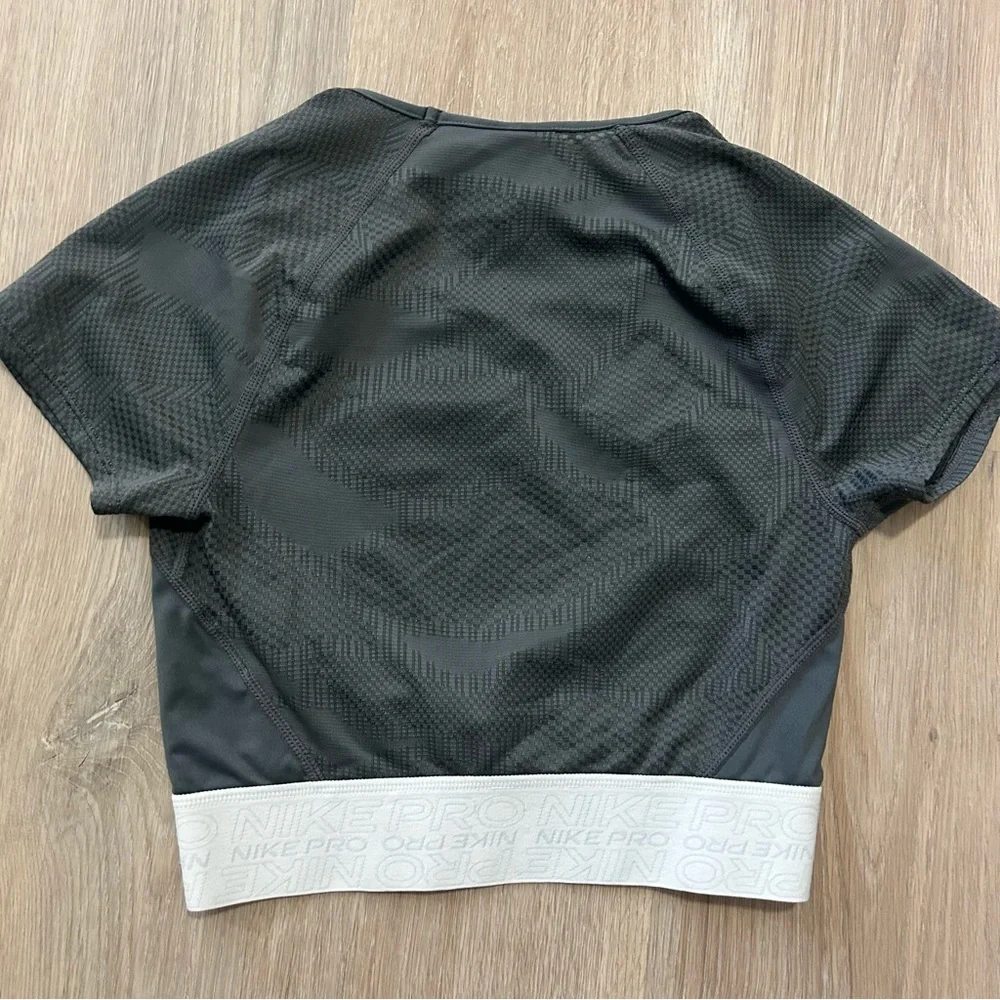 Nike Pro Crop Top - Picture 4 of 4